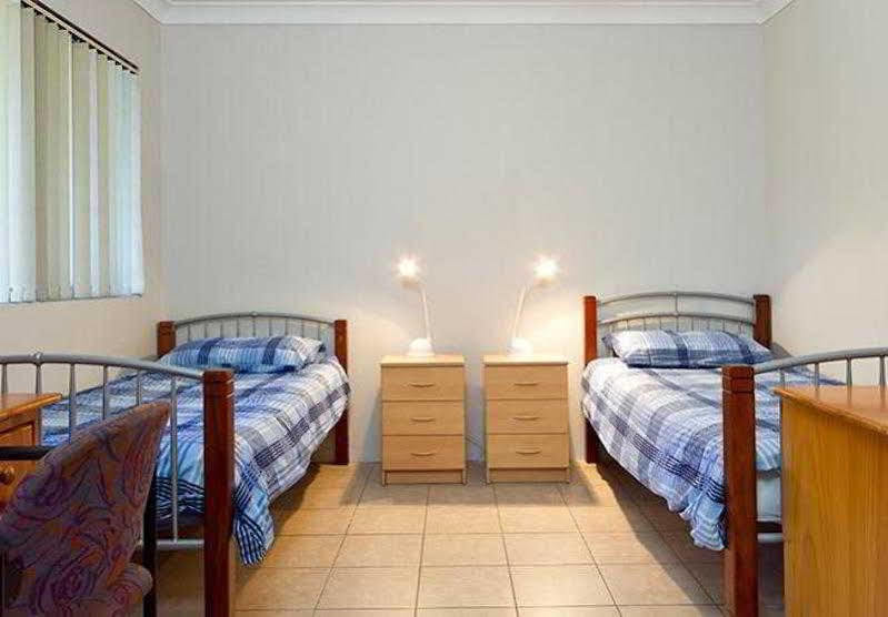 Arrival Lodge Hostel Accommodation Gold Coast Exterior foto