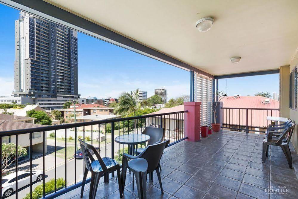 Arrival Lodge Hostel Accommodation Gold Coast Exterior foto